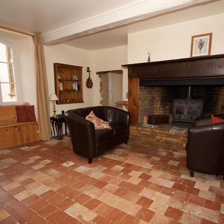Bed and Breakfast Ancienne Ecole Cazaux-Villecomtal Exterior foto